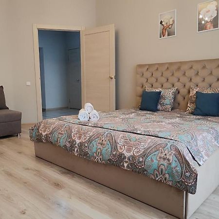 Appartamento Трц Kostanay Plaza Esterno foto